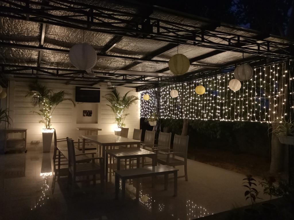 Aravli Vista Hotel Gurgaon Exterior foto